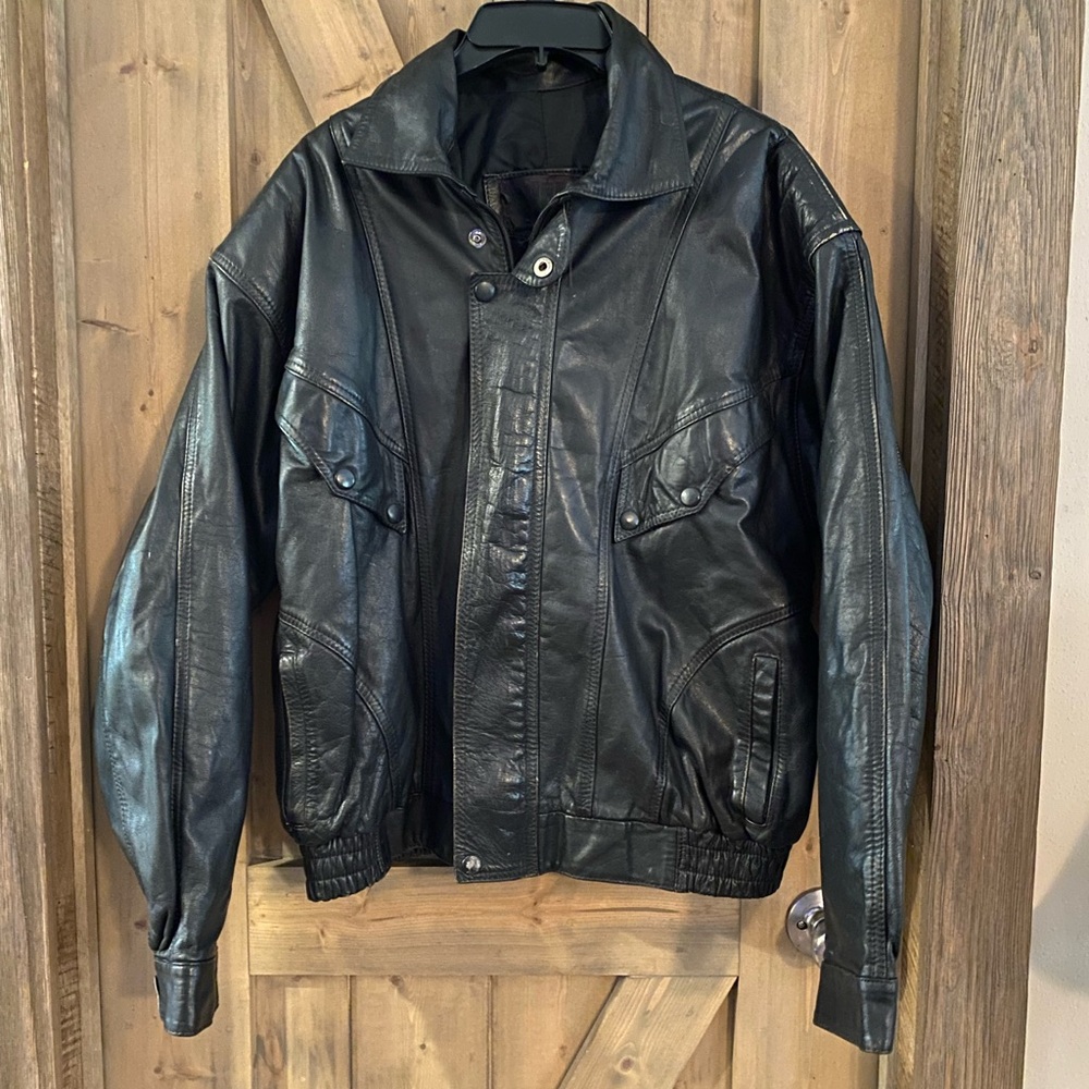 J L Vintage Black Leather Jacket Flight Bomber Aviator
Men's 44 Motorcycle